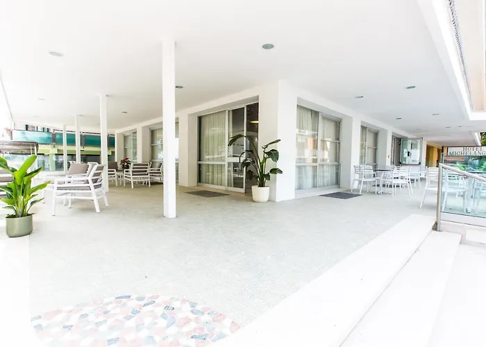 Michelangelo Μπελάρια-Ιτζέα Μαρίνα