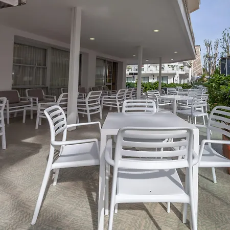 Michelangelo Μπελάρια-Ιτζέα Μαρίνα